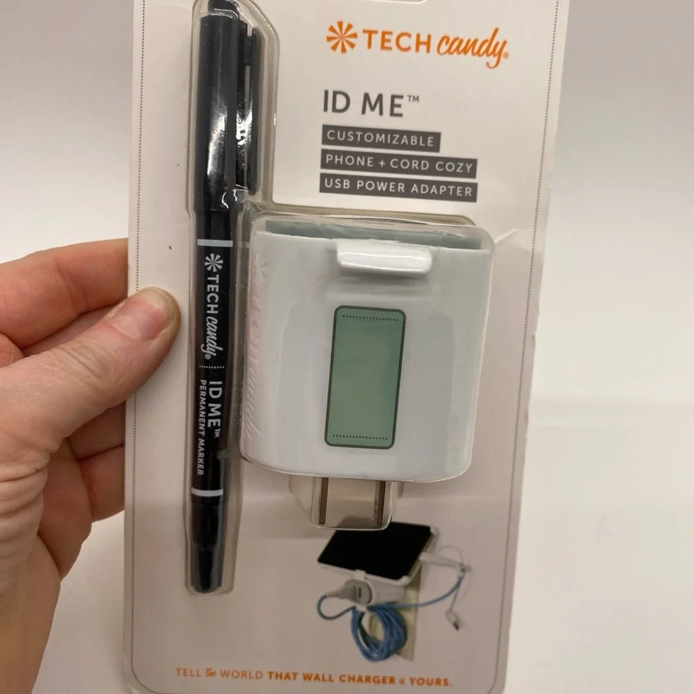 NWT Tech Candy ID Me Customizable Phone+Cord Cozy USB Power Adapter
